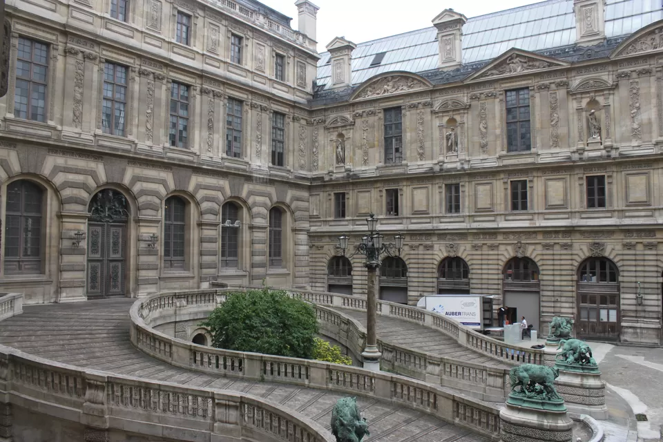 Photo of Louvre Museum, Paris, France by Manas Mukul