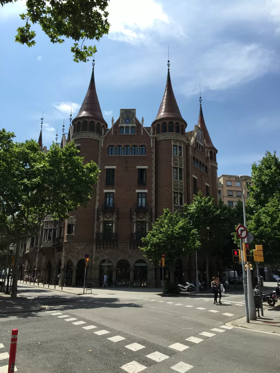 Photo of Barcelona, Spain by Manas Mukul