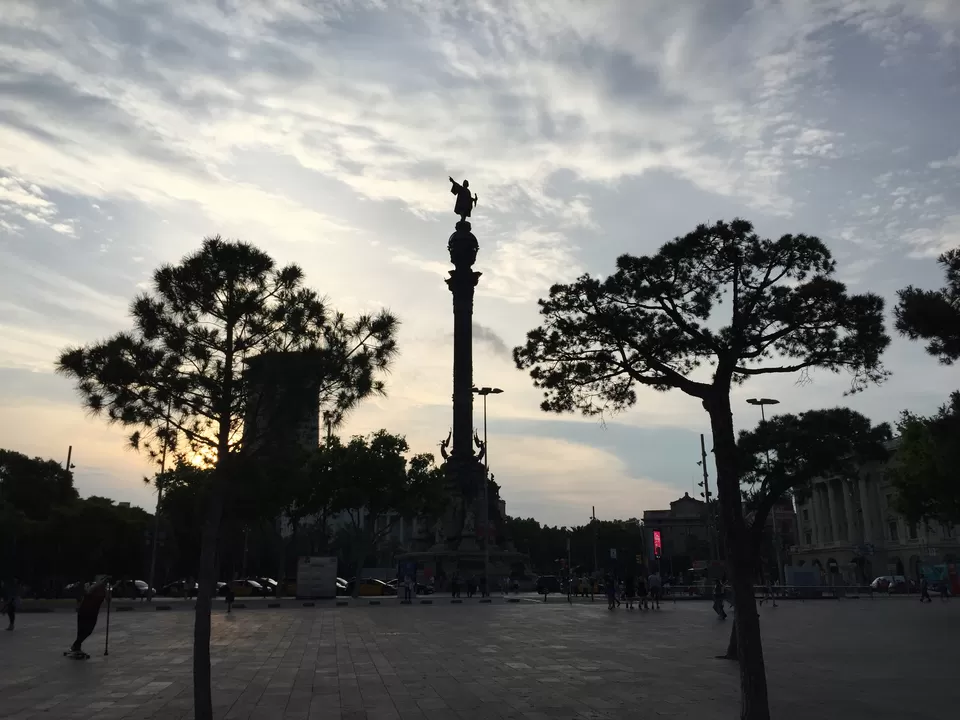 Photo of La Rambla, Barcelona, Spain by Manas Mukul