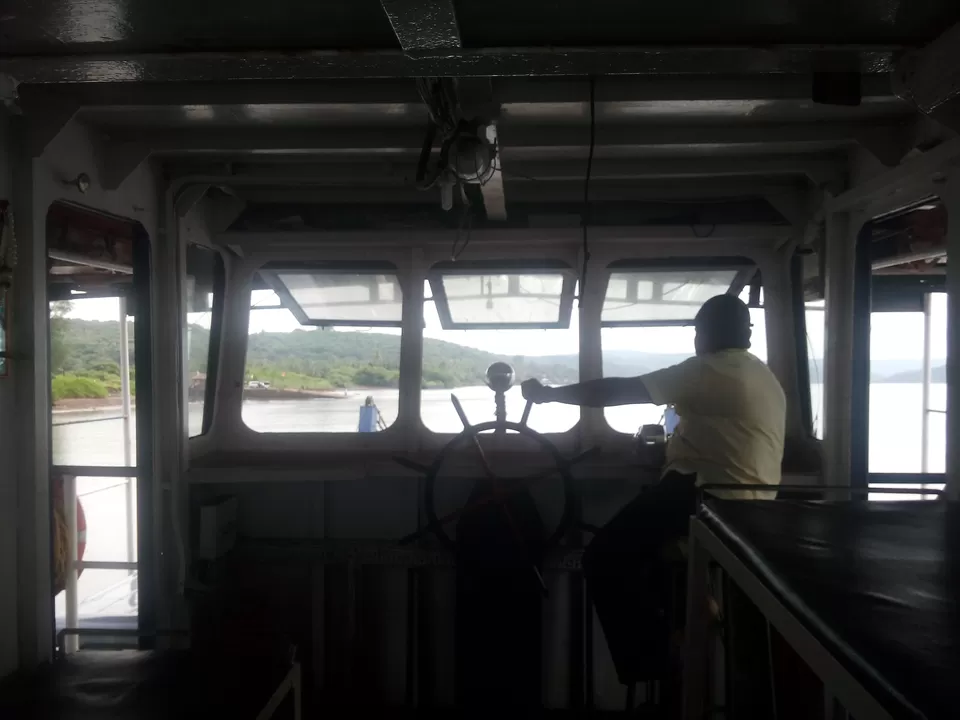 Photo of Yashwantgad Fort, Redi, Khalchikar, Maharashtra, India by Anurag Chivilkar