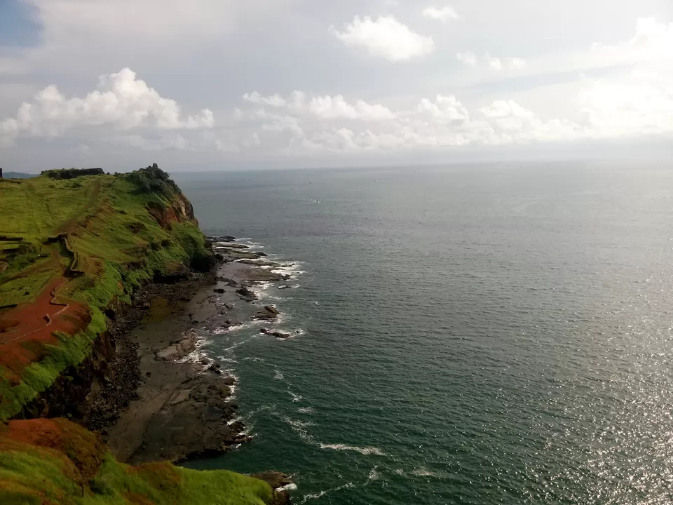 Photo of Ratnadurg Fort, Bhagwati Fort And Light House, Ratnagiri, Maharashtra, India by Anurag Chivilkar