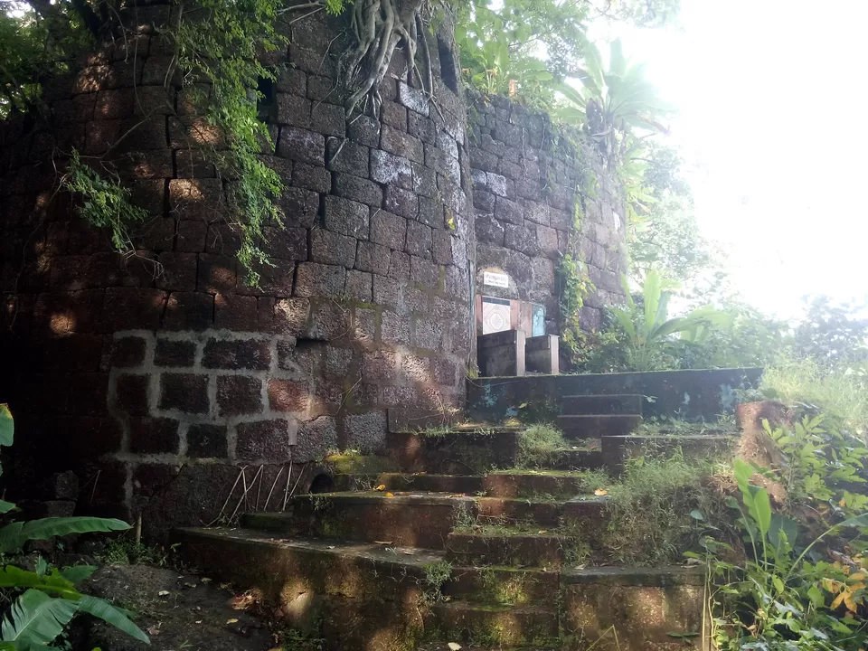 Photo of Yashwantgad Fort, Redi, Khalchikar, Maharashtra, India by Anurag Chivilkar