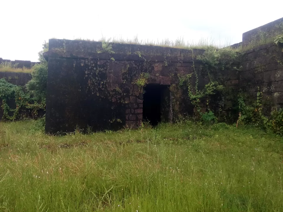 Photo of Jaigad Fort, Jaigad, Maharashtra, India by Anurag Chivilkar