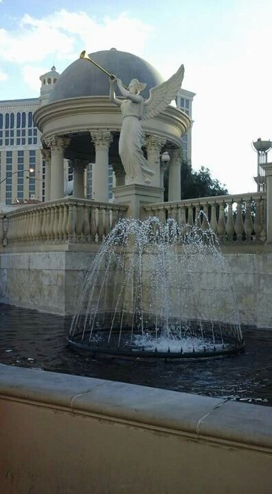 Photo of Now you know why Las Vegas is a must go to! by Siddhi Kaul