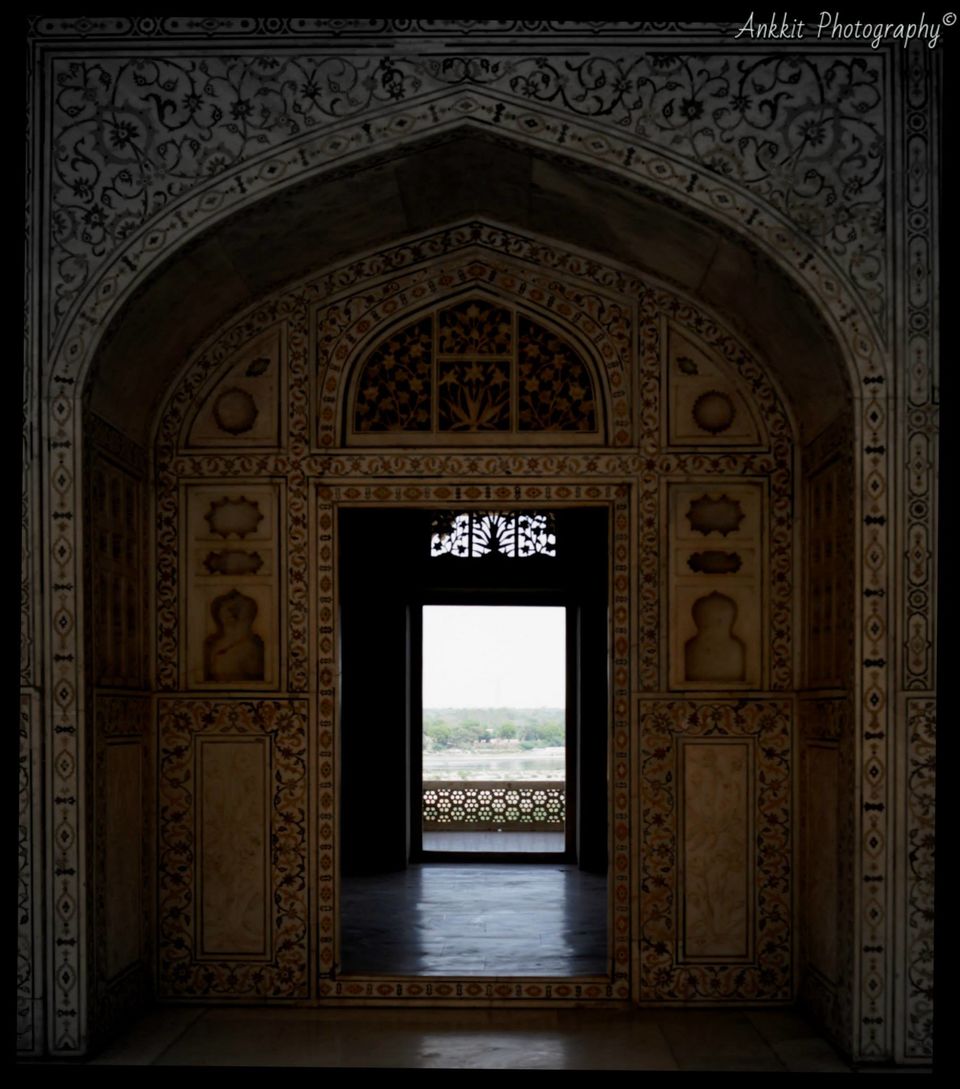 Photo of How to experience one of the Seven Wonders - The Taj Mahal 10/10 by Ankkit Saxena