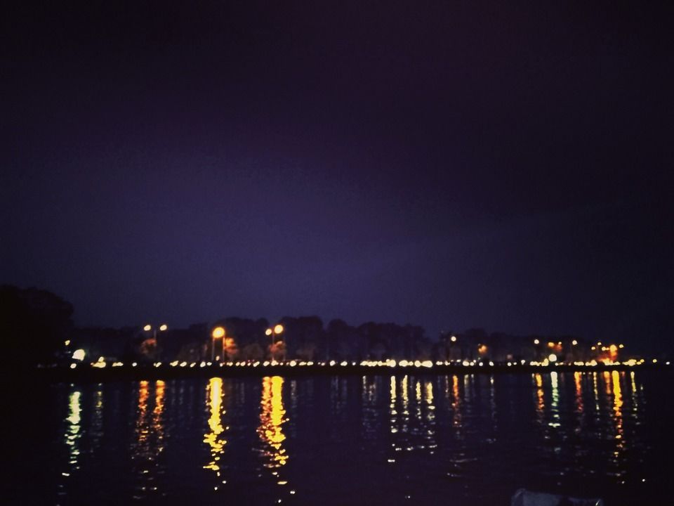 Photo of Hussain Sagar, Hyderabad, Telangana, India by Anusha Jha
