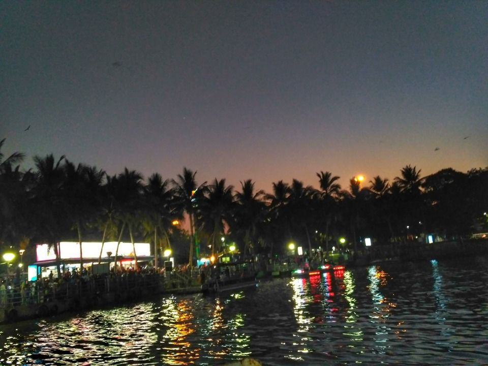 Photo of Hussain Sagar, Hyderabad, Telangana, India by Anusha Jha