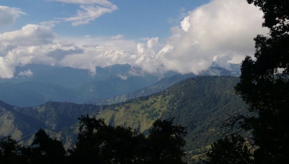 Photo of High peaks and divine temple-Tungnath. by Ghumakkad Bawra