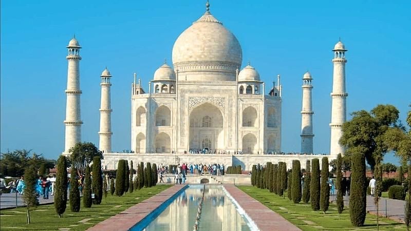 Photo of How to Enjoy New Year 2017 with Golden Triangle Tour 3/4 by Indopacificholidays