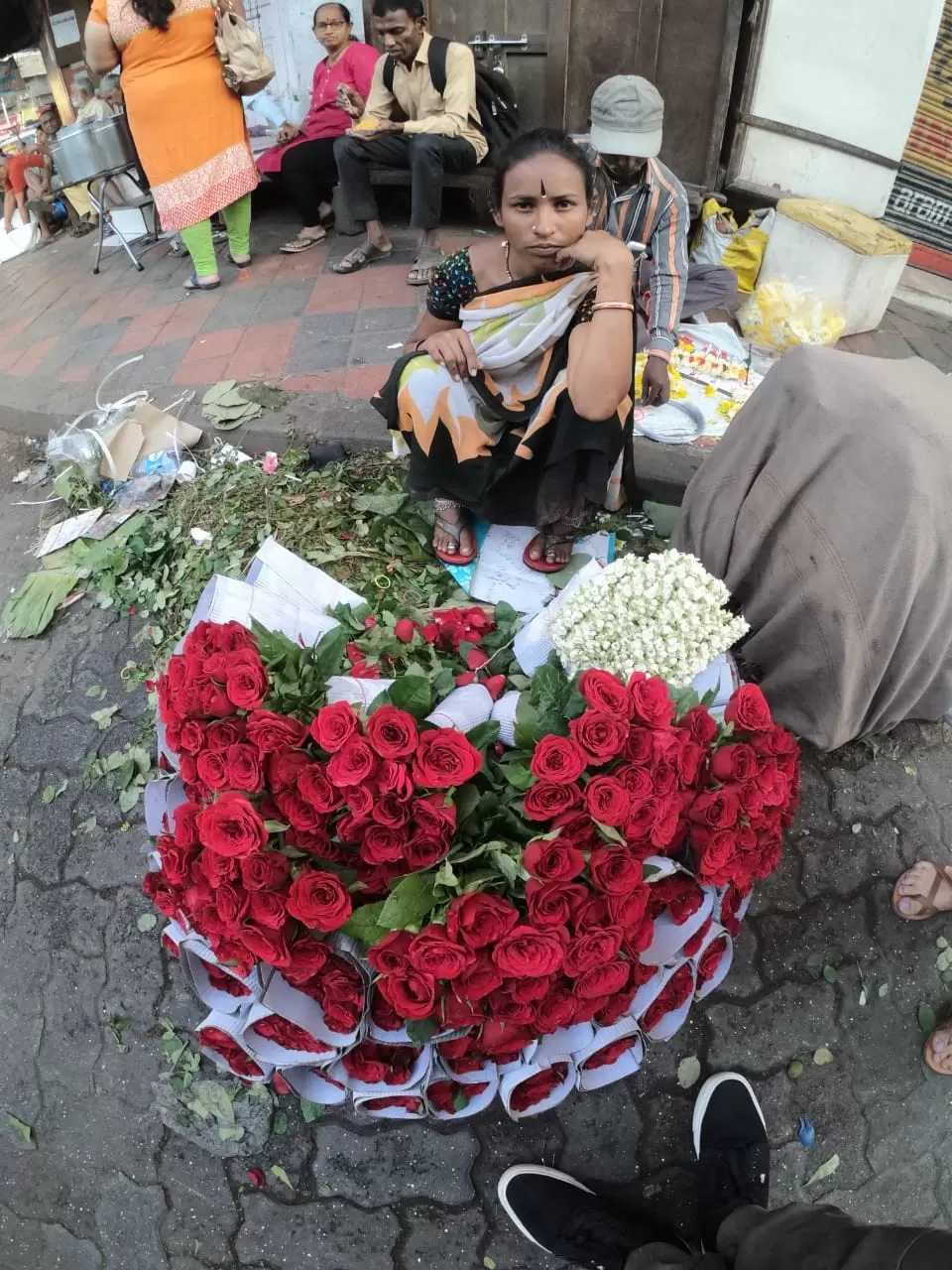 Photo of Dadar Flower Market., Tulsi Pipe Road, Dadar West, Mumbai, Maharashtra, India by Richa Shah