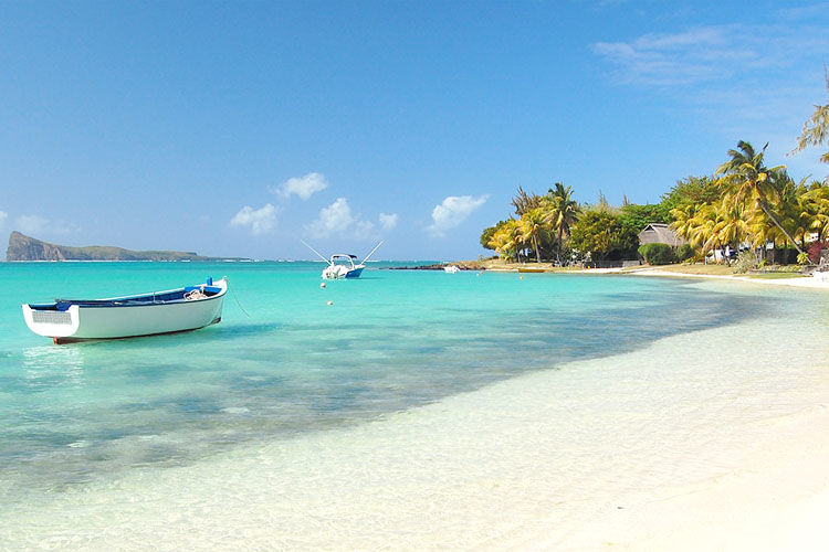 Photo of 5 Reasons why Mauritius is perfect for your honeymoon! by Rahul Sharma