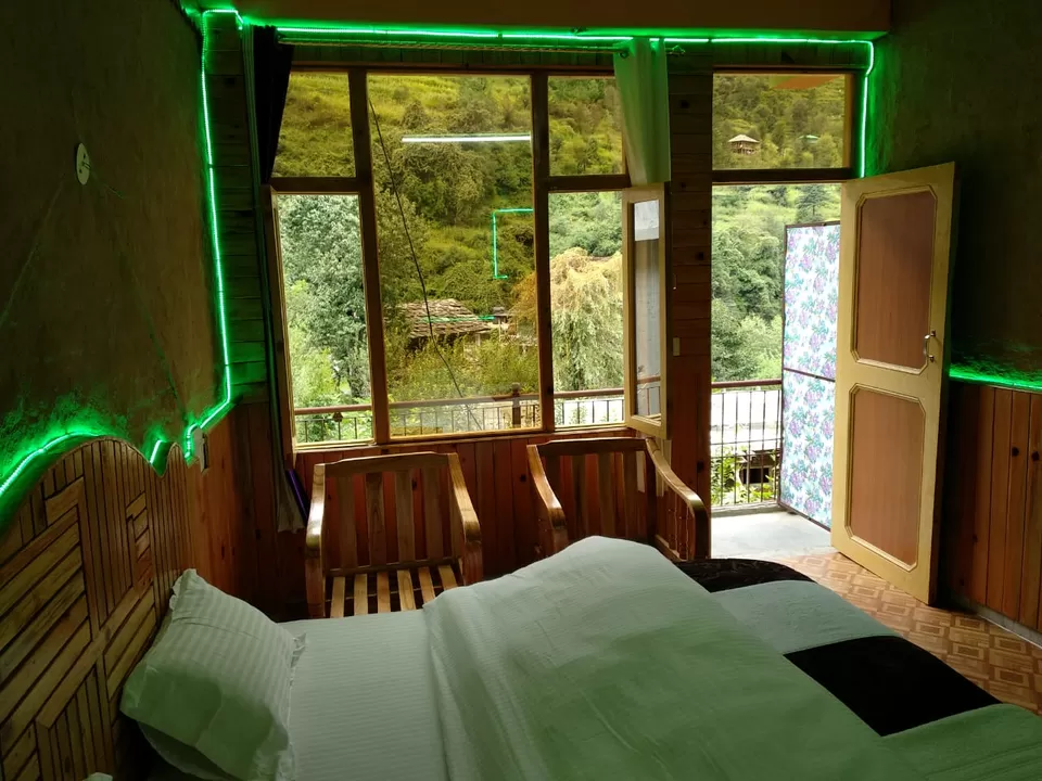 Photo of Jibhi, Himachal Pradesh, India by ghumakkad_bandi