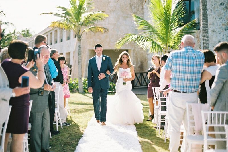 Photo of CHOOSING A WEDDING PHOTOGRAPHER IN THE DOMINICAN REPUBLIC 1/1 by Megan Wilson