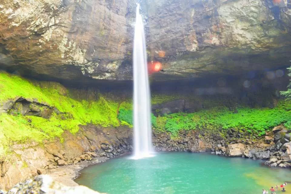 Photo of Devkund Waterfall, Mangaon, Maharashtra, India by Mohini Chauhan