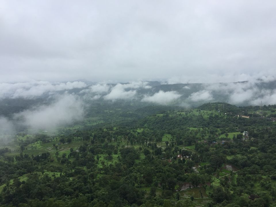 Photo of High and wet - A fort to remember, Raigad #maharashtratreks by Rararaasta