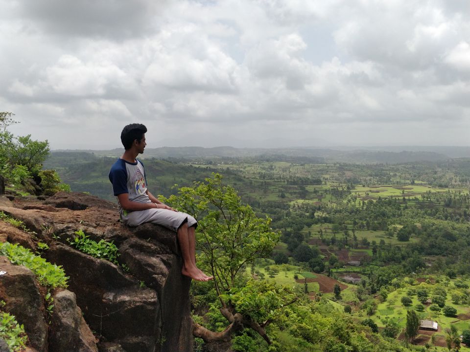 Photo of A Day Trip to Jawahar Palace & Dabosa waterfall 1/11 by Mahesh Karekar