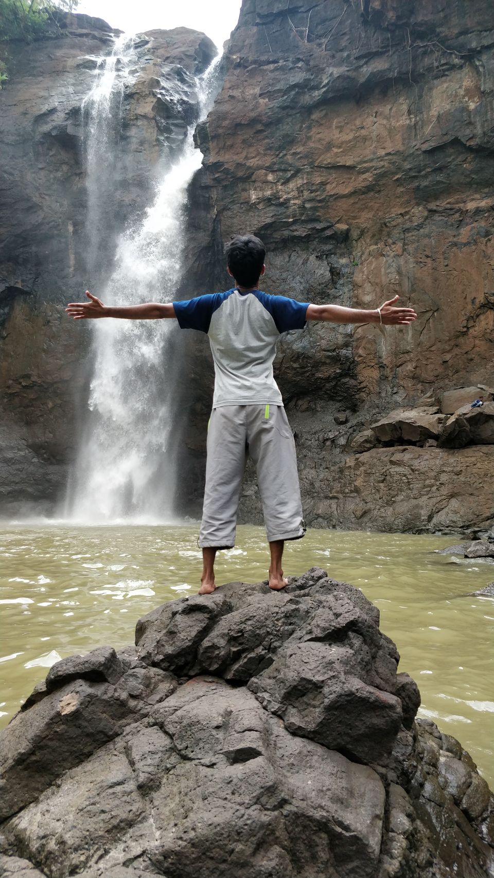 Photo of A Day Trip to Jawahar Palace & Dabosa waterfall 7/11 by Mahesh Karekar