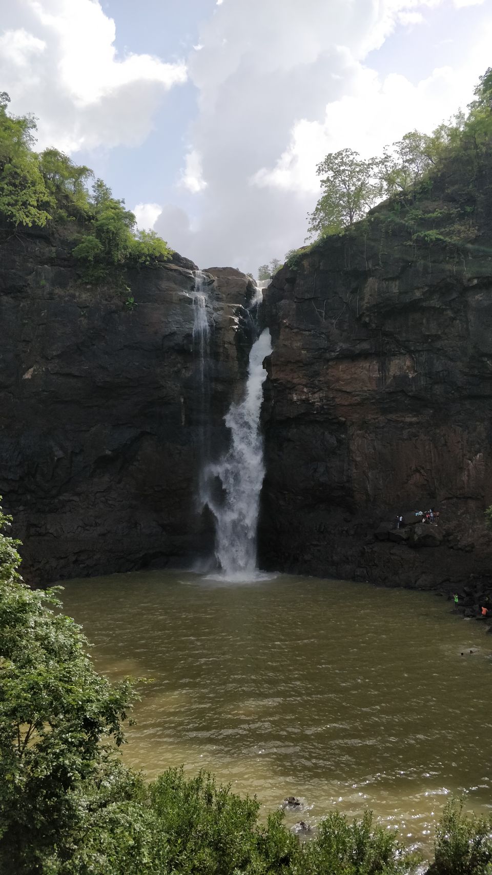 Photo of A Day Trip to Jawahar Palace & Dabosa waterfall 9/11 by Mahesh Karekar