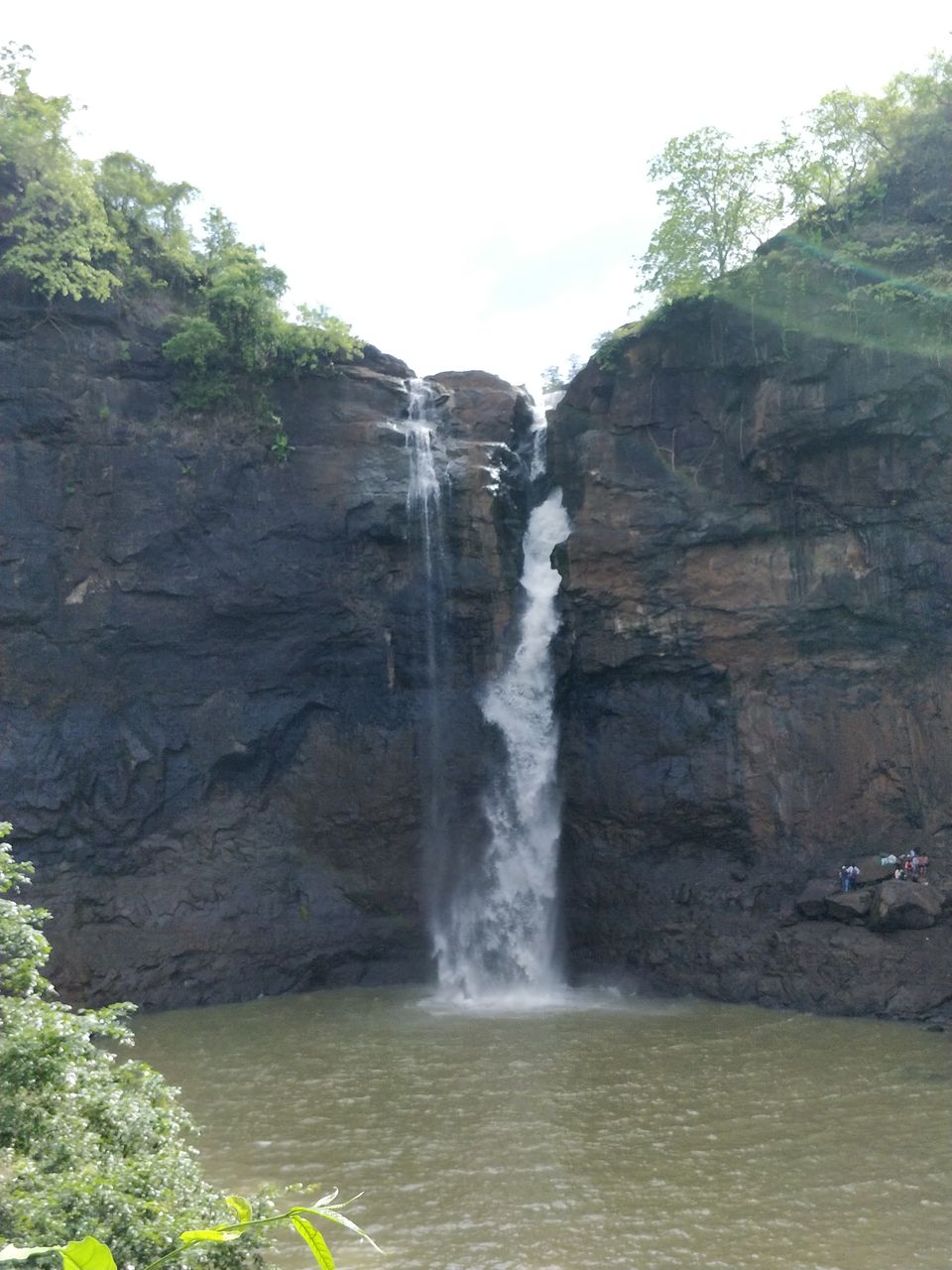 Photo of A Day Trip to Jawahar Palace & Dabosa waterfall 11/11 by Mahesh Karekar