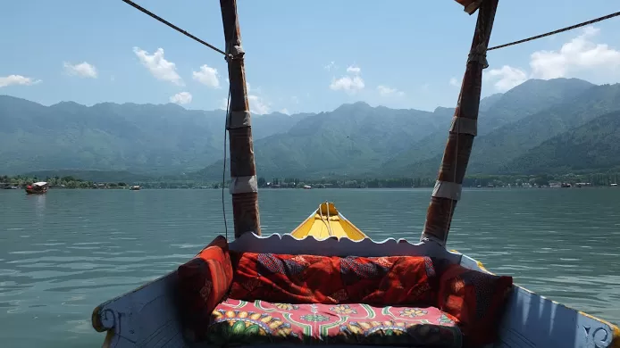 Photo of Dal Lake by shishir gowda