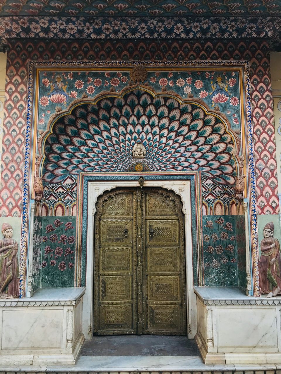 Photo of City Palace, Gangori Bazaar, J.D.A. Market, Pink City, Jaipur, Rajasthan by Yoganand