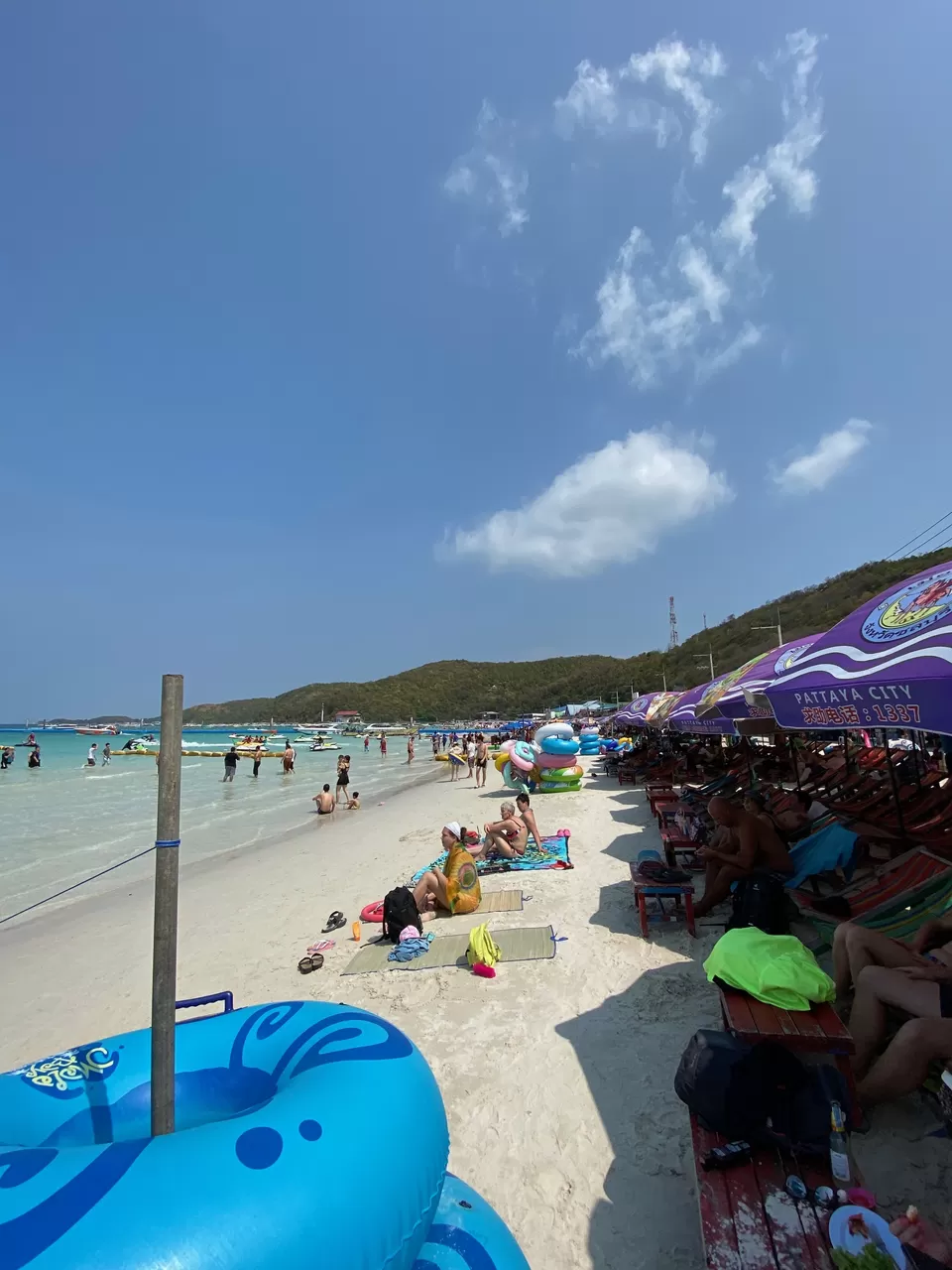 Photo of Samae Beach, Koh Lan, Pattaya, Bang Lamung District, Chon Buri, Thailand by Yoganand