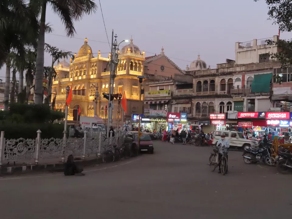 Photo of Jiwaji Chowk, Topi Bazar, Sarafa Bazar, Daulat Ganj, Gwalior, Madhya Pradesh, India by Tanushree Das