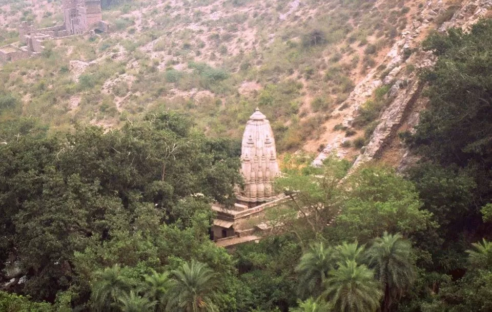 Photo of Bhangarh by Sayan Debnath