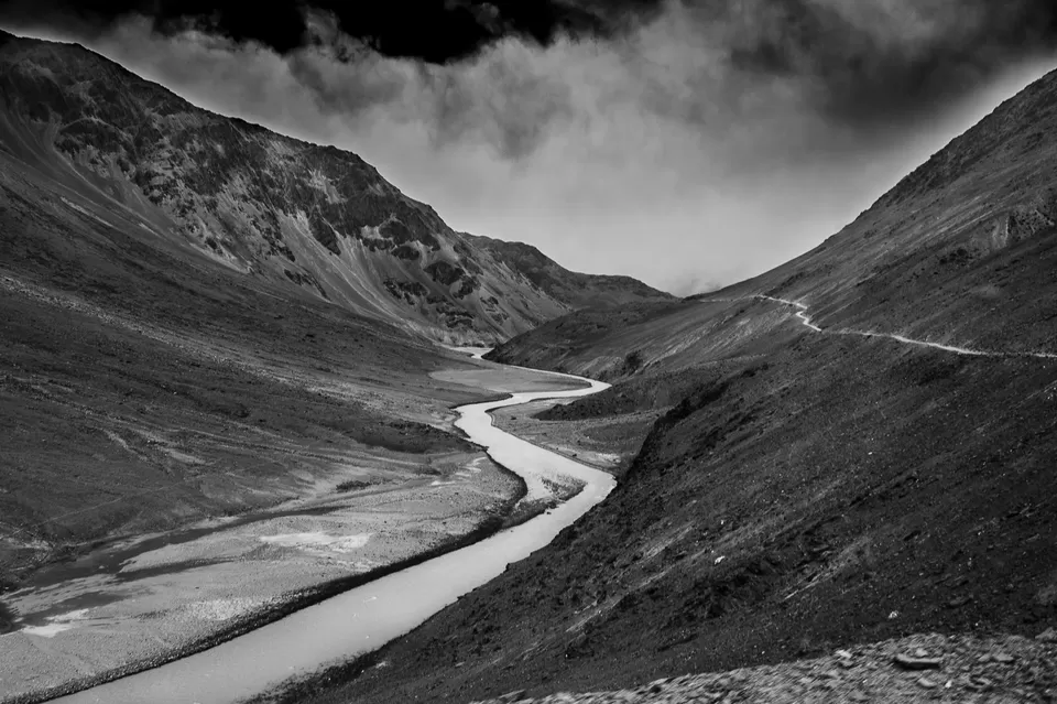 Photo of Kunzum Pass, Dhar Thachakarpo, Himachal Pradesh by Vanita Vig
