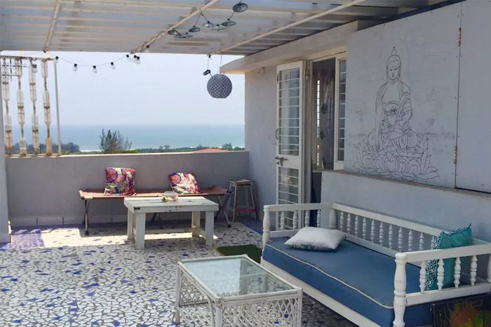Photo of Just A Few Hours Away From Mumbai, This Greek-Style Homestay Is Weekend Getaway Goals! 4/6 by Pallavi Paul