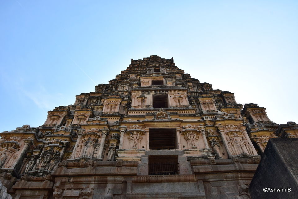 Photo of Virupaksha Temple East Gopura, Hampi, Karnataka, India by Rj
