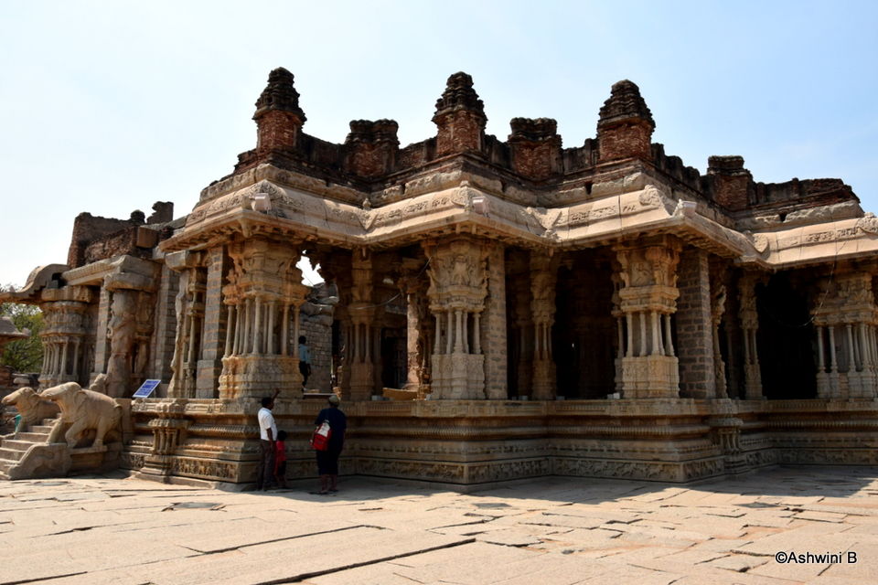 Photo of Vitthala Temple, Hampi, Karnataka, India by Rj