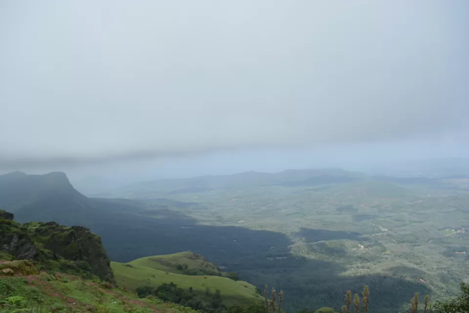 Photo of Mullayanagiri Peak, Pandaravalli, Karnataka by Havana Gowda