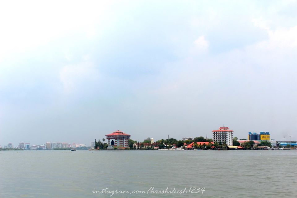 Photo of Marine Drive, Kochi, Kerala, India by Hrishikesh Baruah