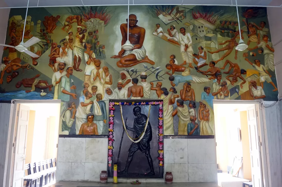 Photo of Gandhi Bhawan (Hyderi Manzil), Beliaghata Main Road, Beleghata, Kolkata, West Bengal, India by Kshitiz Goliya