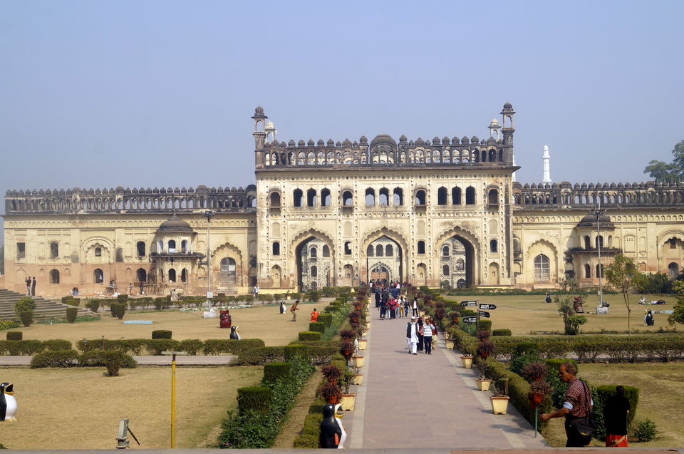 Photo of Bada Imambara (Main Building), Machchhi Bhavan, Lucknow, Uttar Pradesh, India by Kshitiz Goliya
