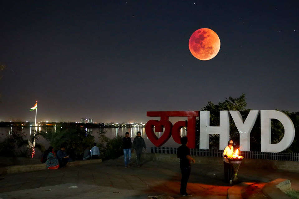 Photo of Hustle in Hyderabadi Style! #FaveCity 1/2 by Nirbhay Pearala