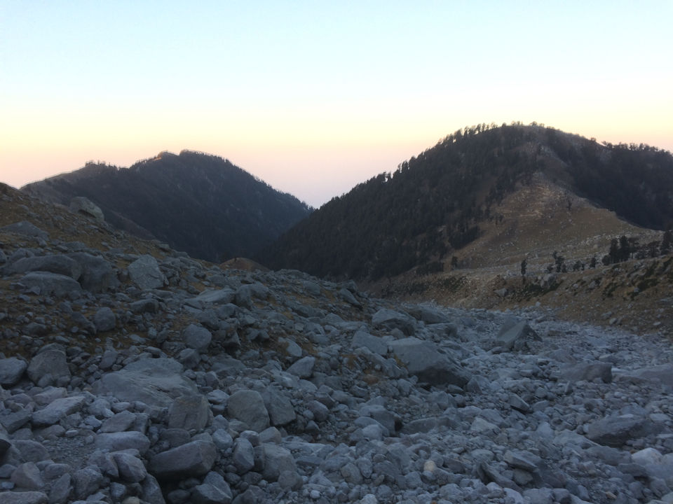 Photo of Trail to Lahesh Caves, Illaqa, Kangra, Himachal Pradesh, India by Apurve Gupta