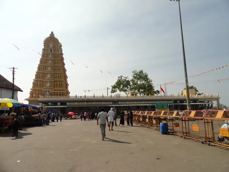 Photo of Chamundi Temple, Mysore, Karnataka, India by Subhraleena Deka