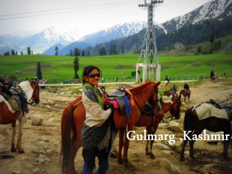 Photo of Snowflake blessings in Gulmarg, Kashmir 5/5 by Sakie Ariyawansa