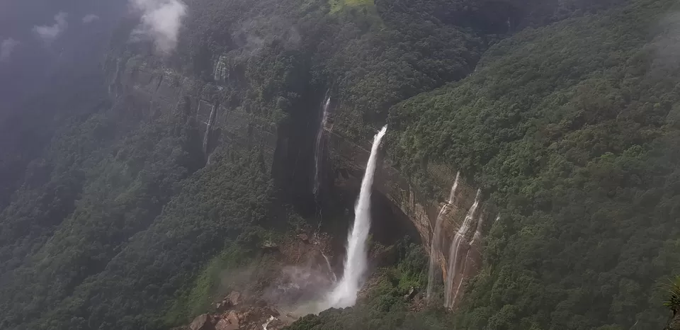 Photo of NohKaLikai Falls, Meghalaya by Prasanth