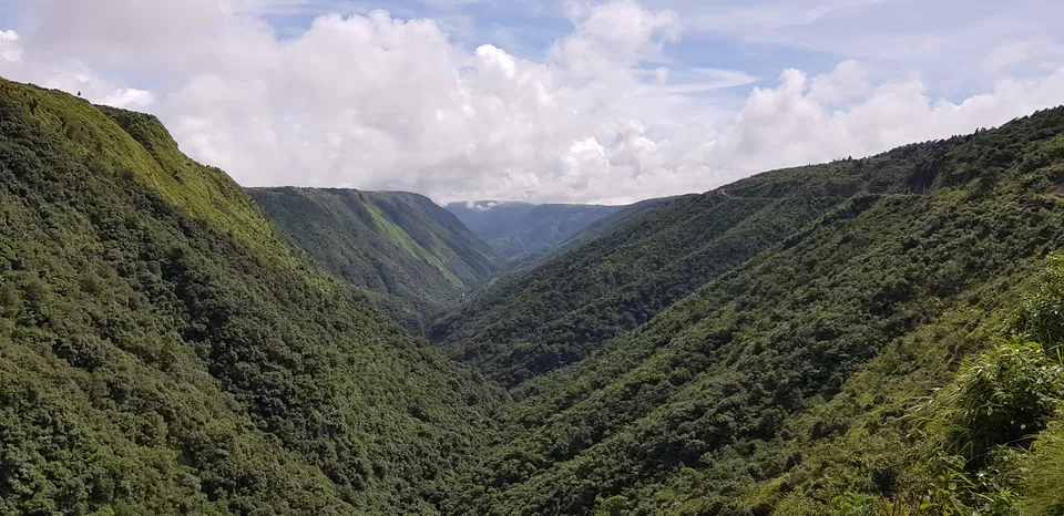 Photo of Mawkdok Dympep Valley View Point, Cherrapunjee, Meghalaya, India by Prasanth