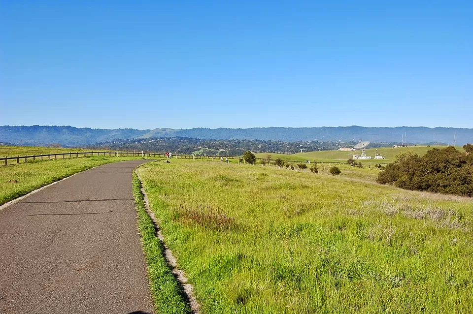 Photo of Stanford Dish Hiking Trail, Stanford, CA, United States by Abhishek Kumar