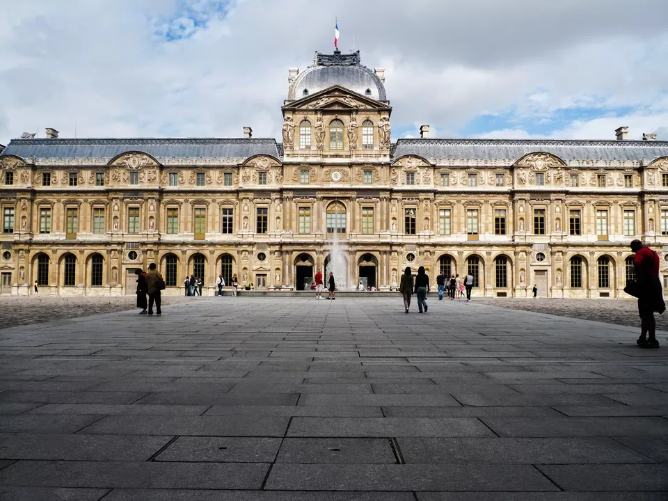 Photo of Louvre Museum, Paris, France by Abhishek Kumar