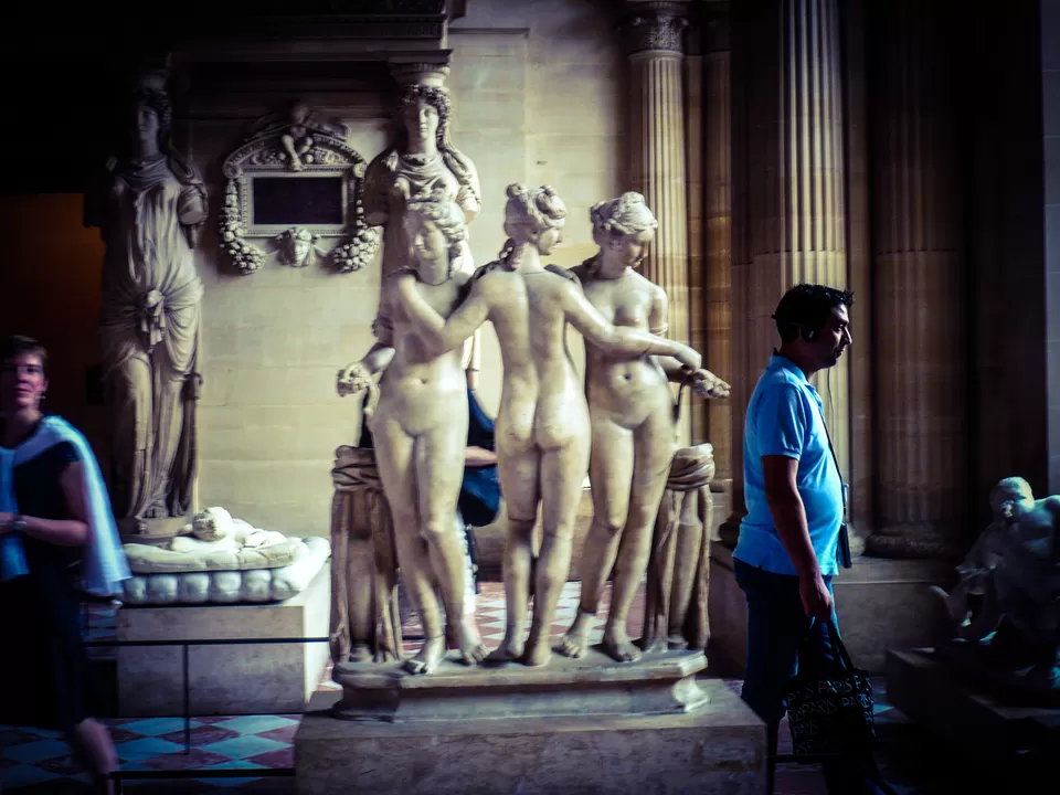 Photo of Louvre Museum, Paris, France by Abhishek Kumar