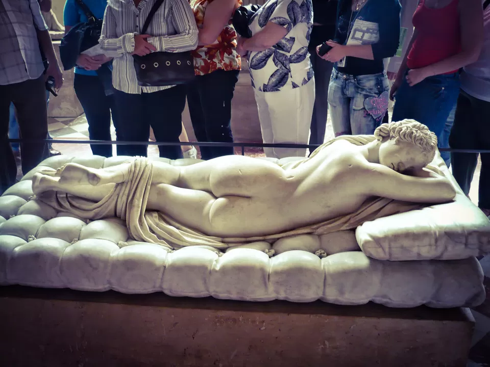 Photo of Louvre Museum, Paris, France by Abhishek Kumar