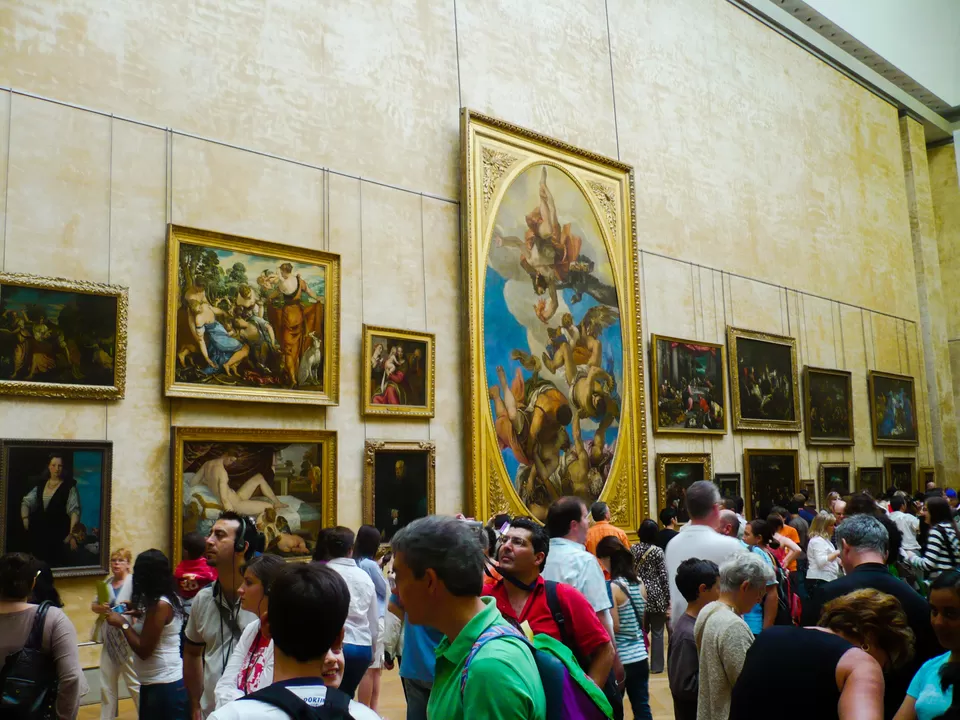 Photo of Louvre Museum, Paris, France by Abhishek Kumar