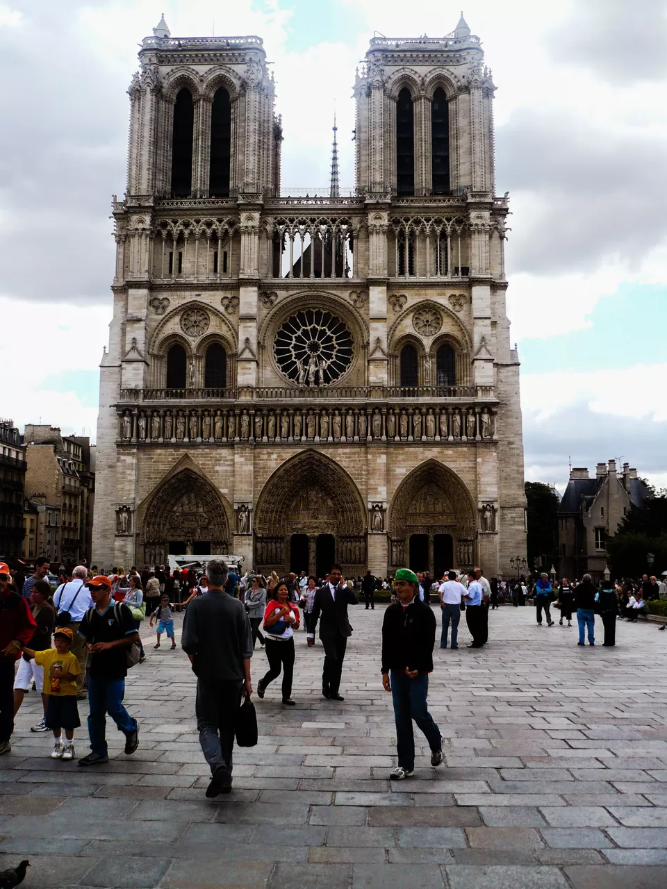 Photo of Parvis Notre-Dame - place Jean-Paul-II, Paris, France by Abhishek Kumar