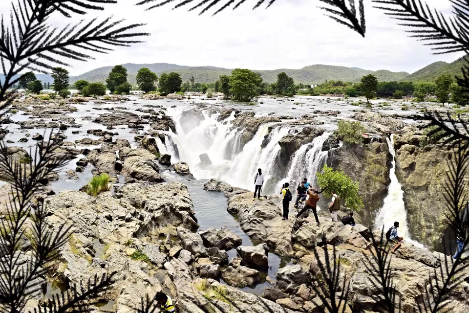 Photo of Hogenakal Waterfalls, Chamarajanagar, Karnataka, India by Manju Nath