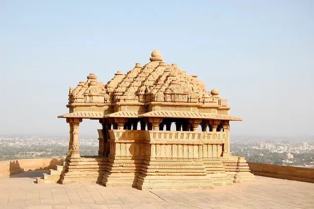 Photo of Saas Bahu Ka Mandir, Gwalior, Madhya Pradesh, India by Alok Upadhayay